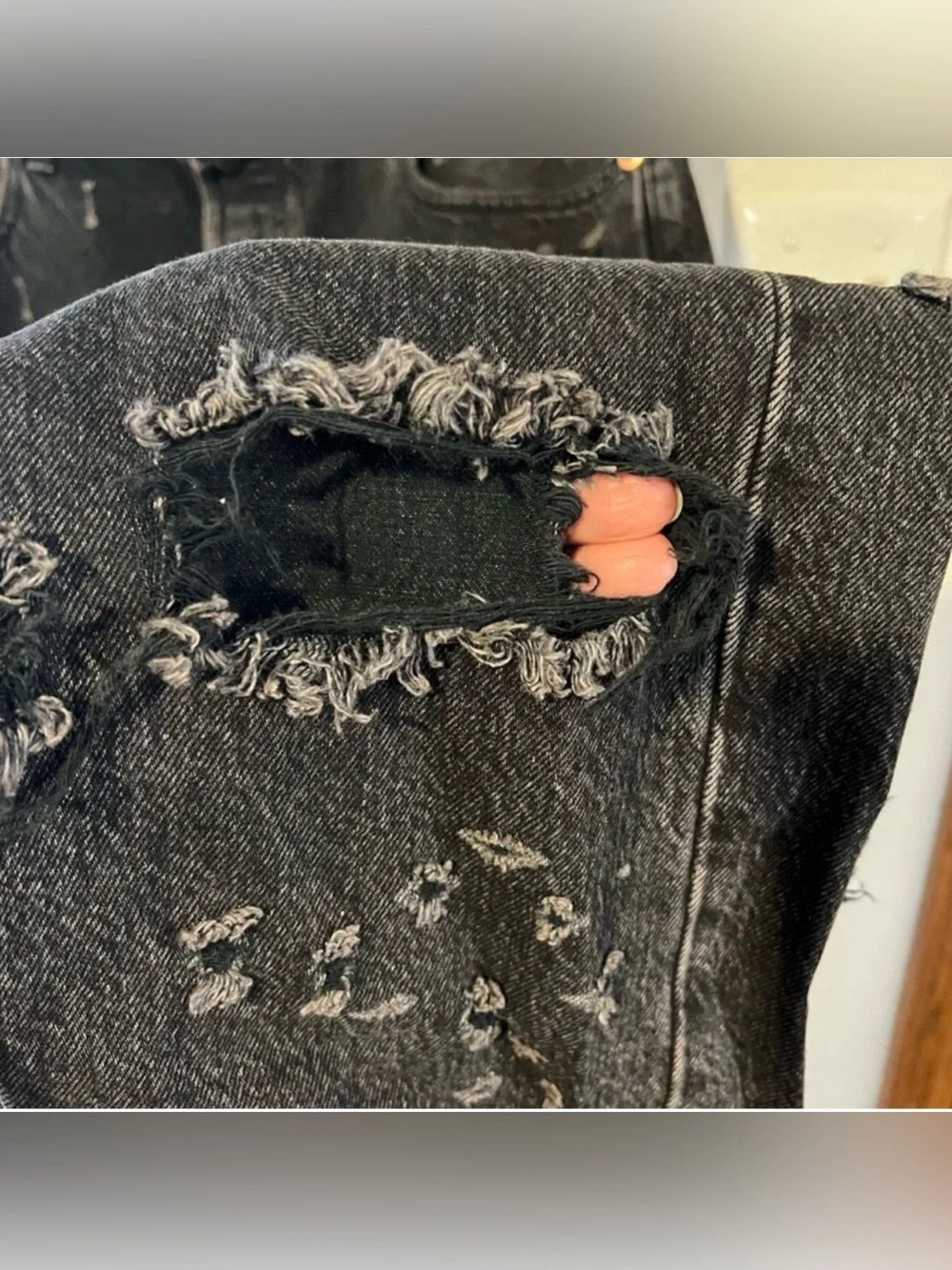 Levis Mens 501 Original Black Distressed Jeans Sz 34 x 34 NWT
